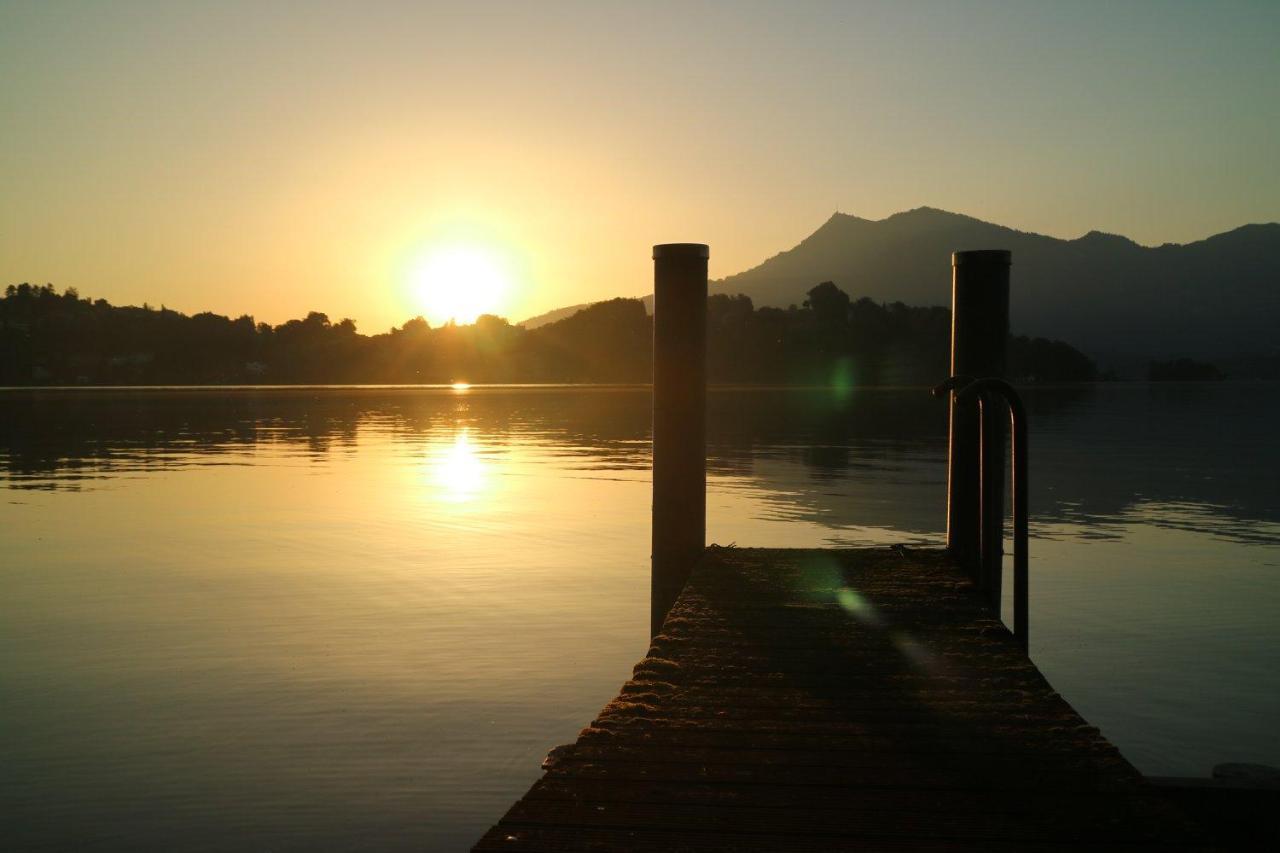 Lake Villa Lotus 霍尔夫 外观 照片